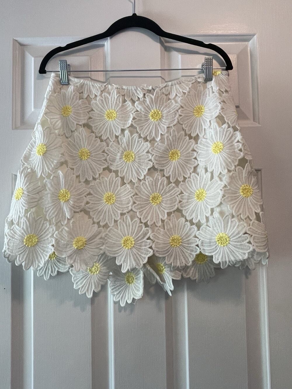 Aqua Lace Shorts Womens M White Floral Daisy Scalloped Hem Fairy Festival